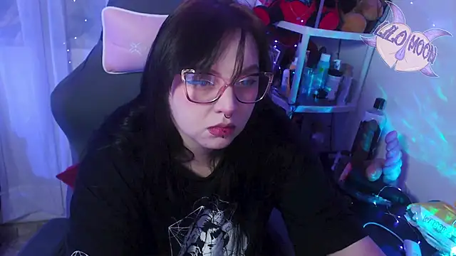 Snapshot of LiloMoon69 chatting on 03-18-25, 03:56 LiloMoon69 online show from 03-18-25, 03:56