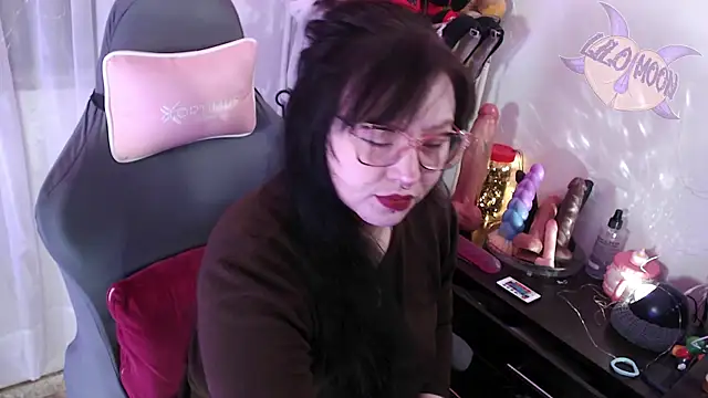Snapshot of LiloMoon69 chatting on 09-11-25, 12:38 LiloMoon69 online show from 09-11-25, 12:38