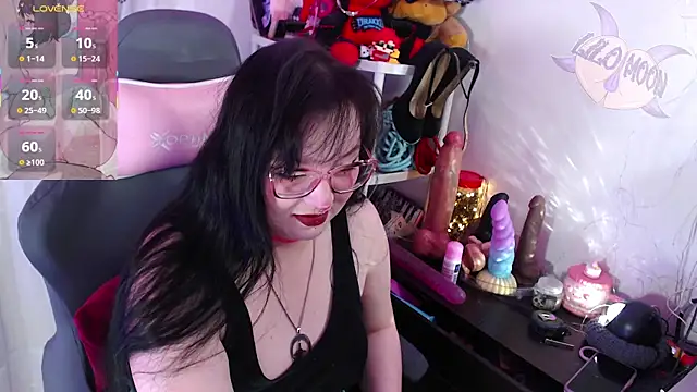 Snapshot of LiloMoon69 chatting on 10-18-25, 12:29 LiloMoon69 online show from 10-18-25, 12:29