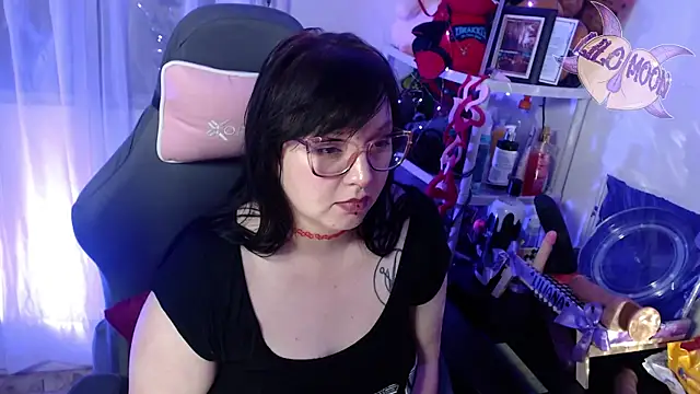 Snapshot of LiloMoon69 chatting on 02-21-25, 07:12 LiloMoon69 online show from 02-21-25, 07:12