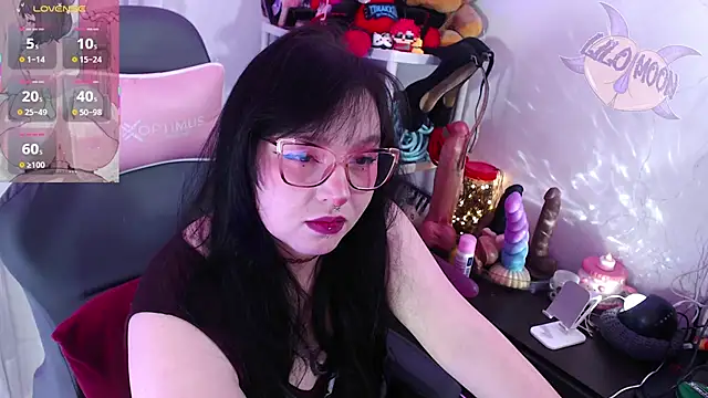 Snapshot of LiloMoon69 chatting on 10-16-25, 02:14 LiloMoon69 online show from 10-16-25, 02:14