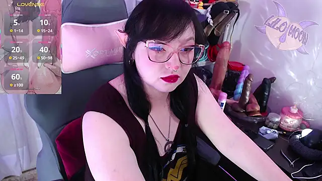 Snapshot of LiloMoon69 chatting on 10-09-25, 12:28 LiloMoon69 online show from 10-09-25, 12:28