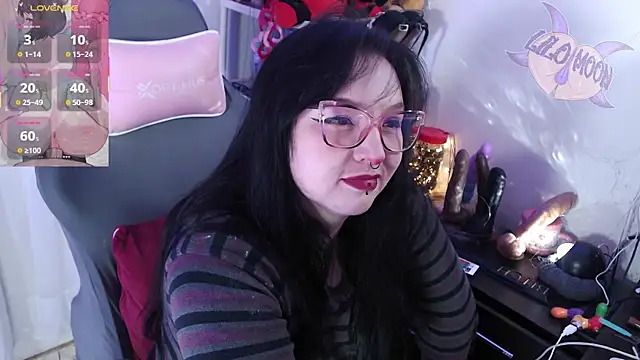 Snapshot of LiloMoon69 chatting on 09-22-25, 12:05 LiloMoon69 online show from 09-22-25, 12:05