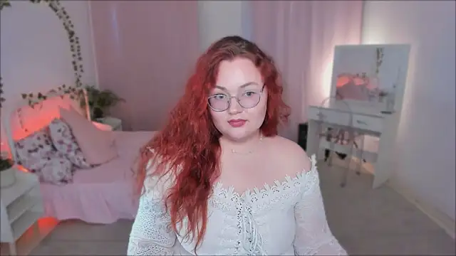 Snapshot of Lana_Bananass chatting on 06-12-26, 04:16 Lana Bananass online show from 06-12-26, 04:16