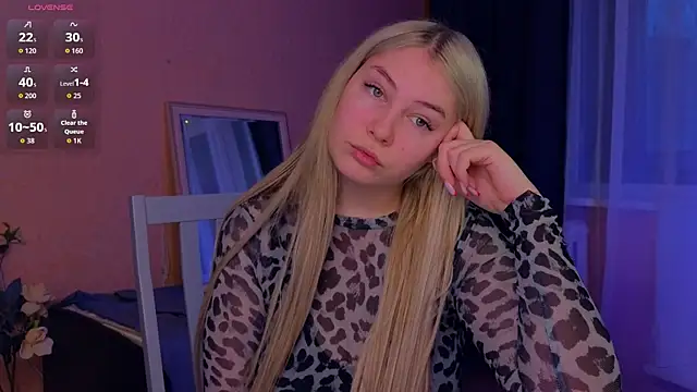 Snapshot of Catherine_River chatting on 12-18-25, 11:14 Catherine River online show from 12-18-25, 11:14