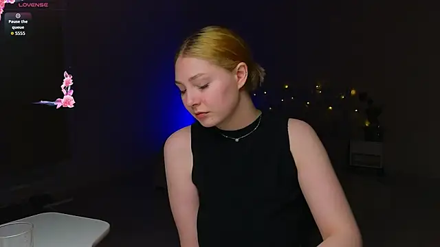 Snapshot of Catherine_River chatting on 05-02-26, 06:02 Catherine River online show from 05-02-26, 06:02