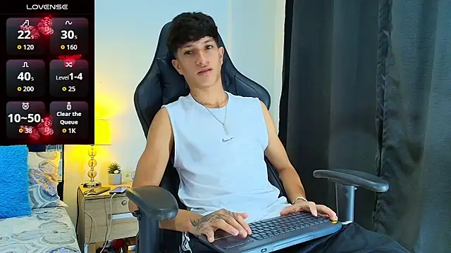 Snapshot of _CamiloBass chatting on 06-17-26, 08:30 CamiloBass online show from 06-17-26, 08:30
