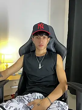 Snapshot of _CamiloBass chatting on 07-10-26, 01:49 CamiloBass online show from 07-10-26, 01:49