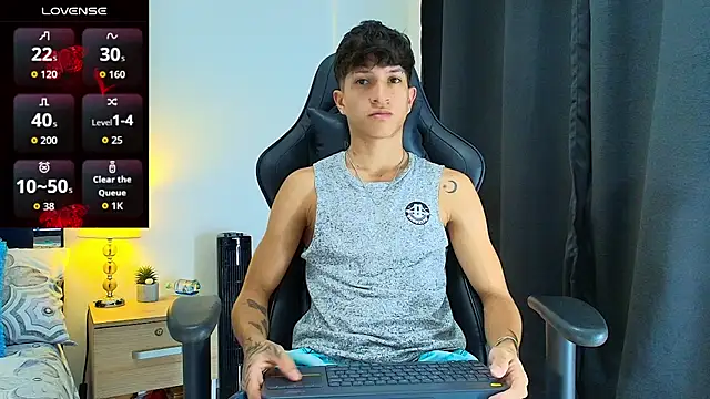 Snapshot of _CamiloBass chatting on 06-19-26, 12:38 CamiloBass online show from 06-19-26, 12:38