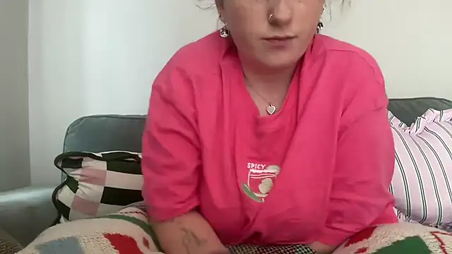 Snapshot of lilsbabyxo chatting on 05-19-26, 04:58 lilsbabyxo online show from 05-19-26, 04:58