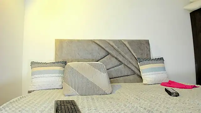 Deliciouscocoa online show from 12-01-25, 12:00