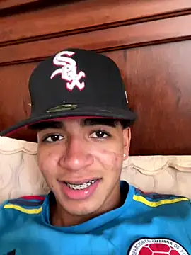 Snapshot of JoanG10 chatting on 10-07-25, 09:27 JoanG10 online show from 10-07-25, 09:27