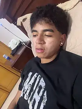 Snapshot of JoanG10 chatting on 11-02-25, 11:32 JoanG10 online show from 11-02-25, 11:32