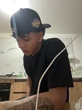 Snapshot of JoanG10 chatting on 09-14-25, 05:08 JoanG10 online show from 09-14-25, 05:08