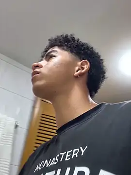 Snapshot of JoanG10 chatting on 09-15-25, 02:34 JoanG10 online show from 09-15-25, 02:34