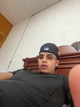 JoanG10 online show from 04-17-26, 04:43