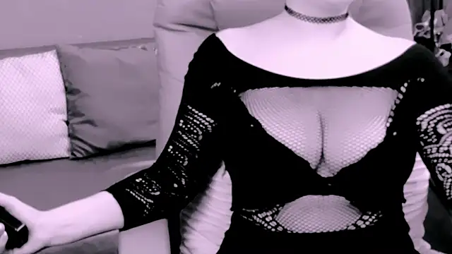 ChantalLion online show from 10-30-25, 05:10