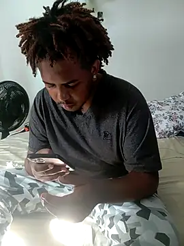 anubi0880 online show from 12-17-25, 07:19