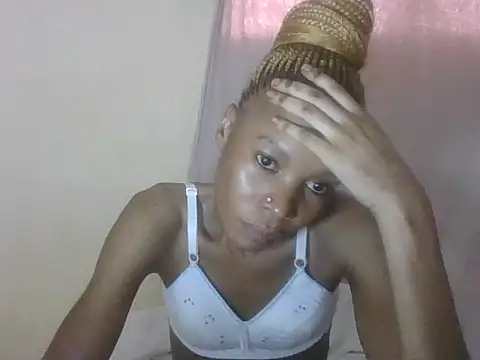 Snapshot of Sweetpetite254 chatting on 07-08-26, 01:23 Sweetpetite254 online show from 07-08-26, 01:23