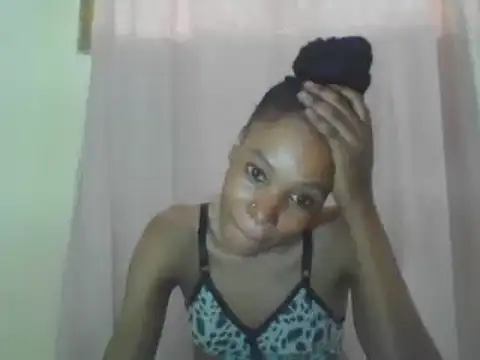 Snapshot of Sweetpetite254 chatting on 03-22-25, 12:57 Sweetpetite254 online show from 03-22-25, 12:57