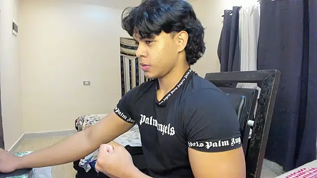 Snapshot of johan_beley_ chatting on 02-15-25, 01:49 johan beley online show from 02-15-25, 01:49