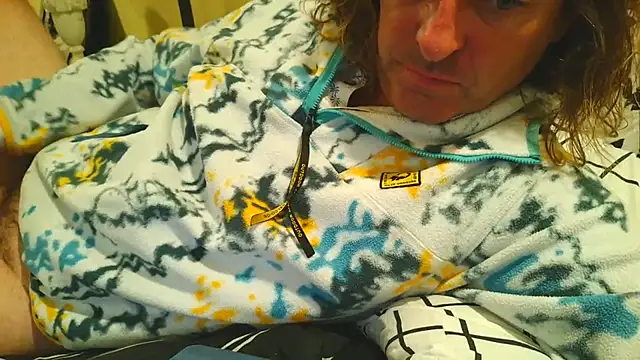Snapshot of costanza7070 chatting on 06-18-26, 04:44 costanza7070 online show from 06-18-26, 04:44