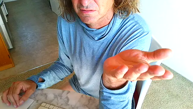 Snapshot of costanza7070 chatting on 06-07-26, 10:48 costanza7070 online show from 06-07-26, 10:48
