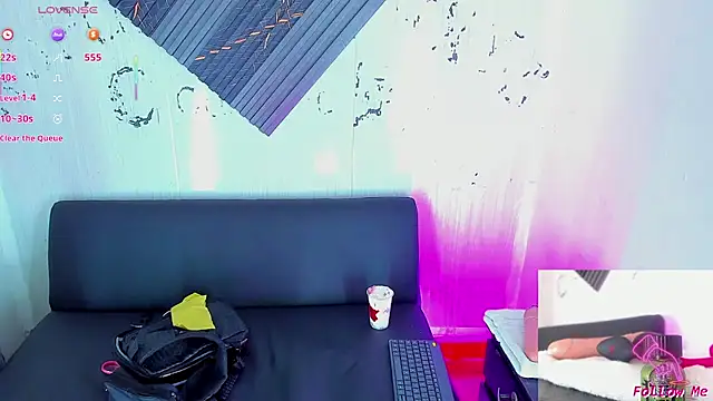 Piggy Eddy online show from 11-24-25, 08:42