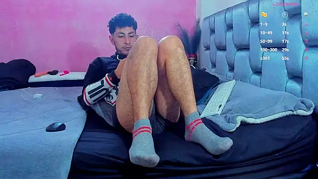 Snapshot of Piggy_Eddy chatting on 03-05-25, 12:44 Piggy Eddy online show from 03-05-25, 12:44