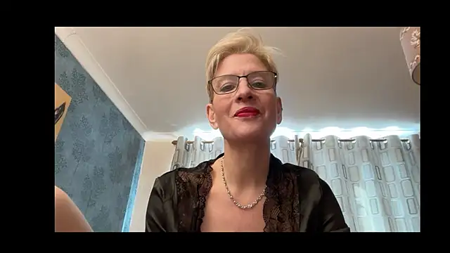 Snapshot of JennyHazel1 chatting on 02-25-26, 11:54 JennyHazel1 online show from 02-25-26, 11:54