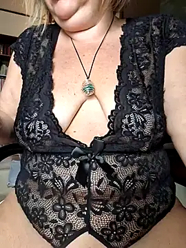 Snapshot of Mara-24 chatting on 05-05-26, 11:02 Mara-24 online show from 05-05-26, 11:02