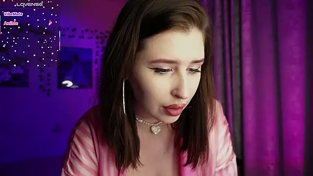 Snapshot of Alice___Rose chatting on 05-22-26, 07:12 Alice Rose online show from 05-22-26, 07:12
