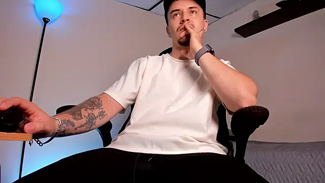 james connor2 online show from 01-12-26, 07:20