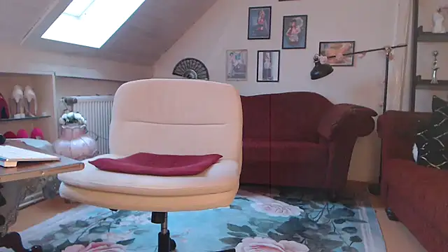 GinaBlonde online show from 10-15-25, 02:36