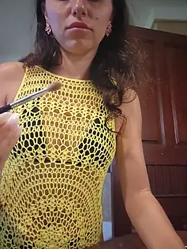 Snapshot of Izabella_Bella chatting on 07-19-26, 01:25 Izabella Bella online show from 07-19-26, 01:25
