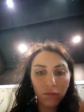 Snapshot of Izabella_Bella chatting on 04-23-26, 01:57 Izabella Bella online show from 04-23-26, 01:57