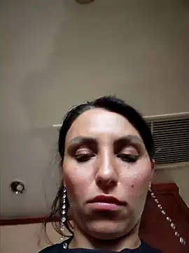 Snapshot of Izabella_Bella chatting on 06-28-26, 07:36 Izabella Bella online show from 06-28-26, 07:36
