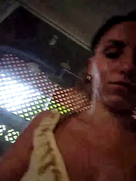 Snapshot of Izabella_Bella chatting on 06-20-26, 06:40 Izabella Bella online show from 06-20-26, 06:40