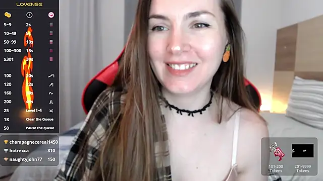 Snapshot of Naughty_Annn chatting on 05-18-26, 04:07 Naughty Annn online show from 05-18-26, 04:07