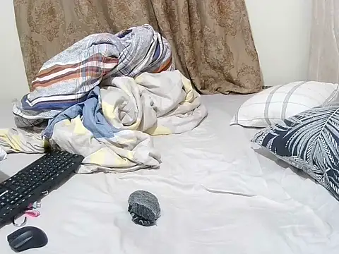 slender sweet online show from 11-30-25, 06:52