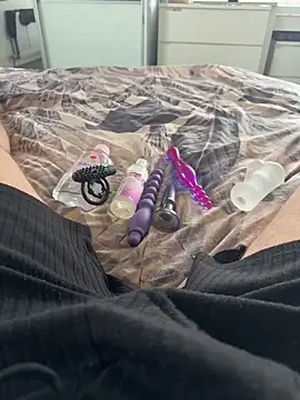 Snapshot of MarriedManBigCock chatting on 04-15-26, 11:05 MarriedManBigCock online show from 04-15-26, 11:05