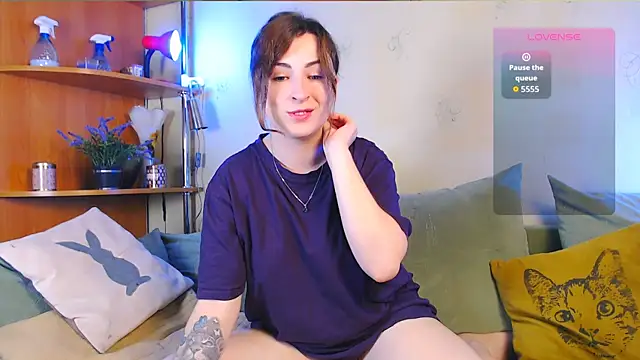 Caroline1995 online show from 10-21-25, 06:46