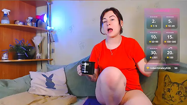 Caroline1995 online show from 11-22-25, 06:45