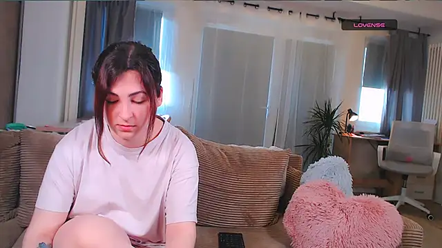 Caroline1995 online show from 03-27-26, 08:22