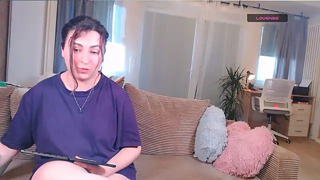 Caroline1995 online show from 03-30-26, 04:52