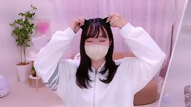 Snapshot of KANAMIn chatting on 03-03-25, 10:17 KANAMIn online show from 03-03-25, 10:17