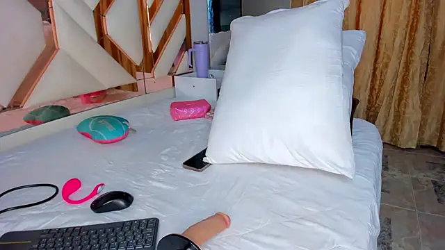 CintiaVega online show from 10-03-25, 12:17