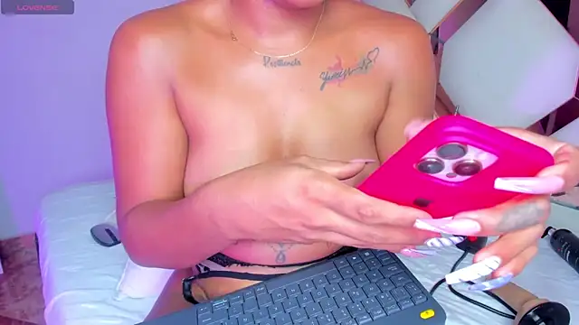 CintiaVega online show from 12-17-25, 12:32