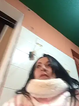 scarrlett40 online show from 11-17-25, 11:25