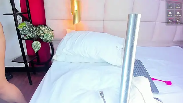 Snapshot of Amberluy chatting on 02-23-26, 07:36 Amberluy online show from 02-23-26, 07:36